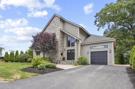 14 Bay Edge Lane