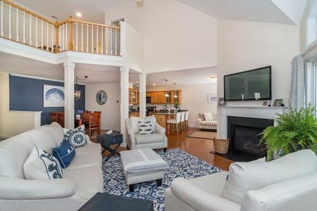 12 Turnberry Rd