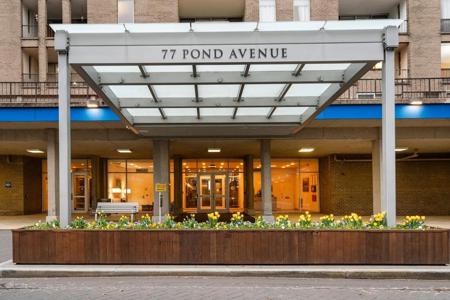 77 Pond Ave