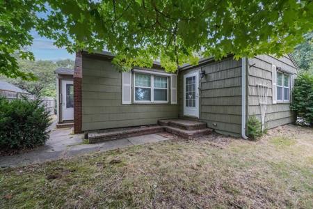 2 Pine Lake Dr