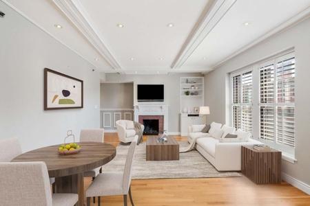 10 Charlesgate East