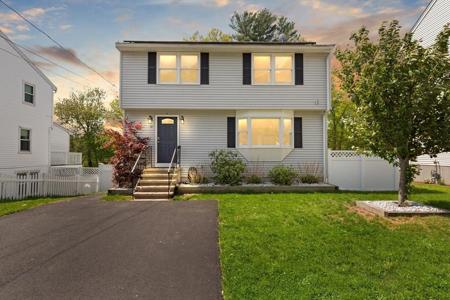 54 Long Dr