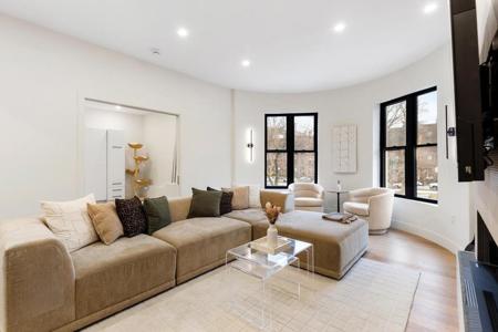 382 Commonwealth Ave