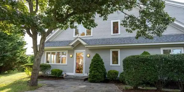 14 Willis Ln
