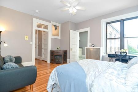 1091 Boylston St
