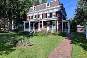 15 W Main St