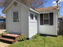 11 Luna Ave