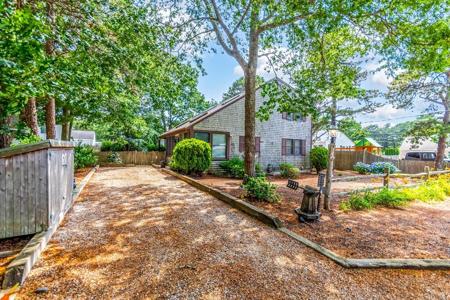 43 Seaspray Dr
