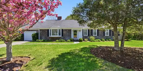 26 Camelot Rd