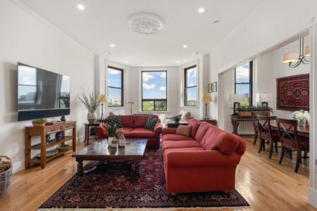 31 Bay State Rd
