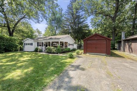 41 Bungalow St