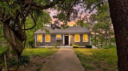 34 Featherbed Ln