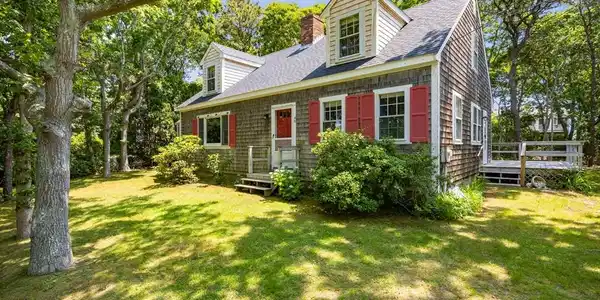 48 Beach St