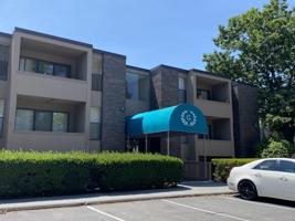30 Shrewsbury Green Dr
