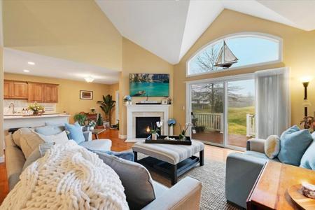 6 Amberwood Ct