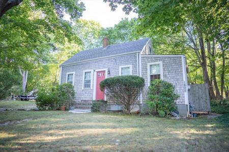 1825 Main St