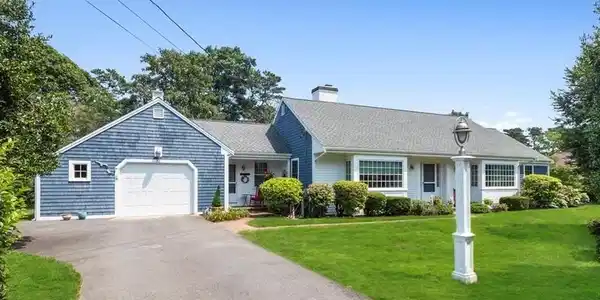 32 Camelot Rd