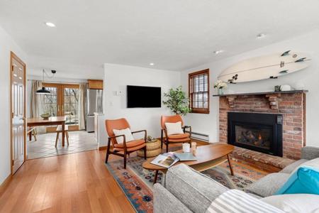 23 Hillside Ave