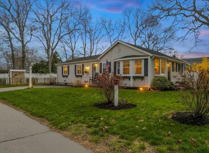 25 Clover Ln