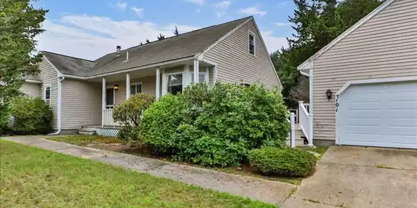 101 Pheasant Ln