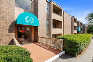 30 Shrewsbury Green Dr