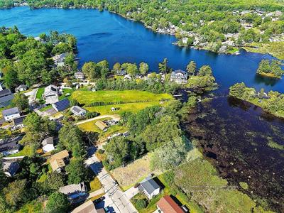 16 Black Point Rd