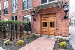 11 Lake Street