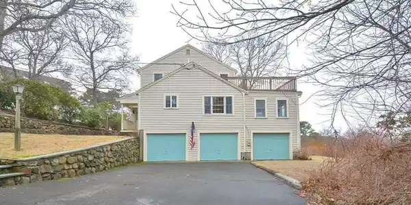 91 Longfellow Dr