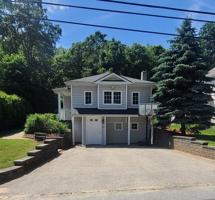 102 Lakeshore Dr