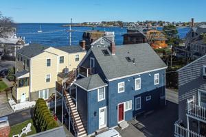 3 Circle St