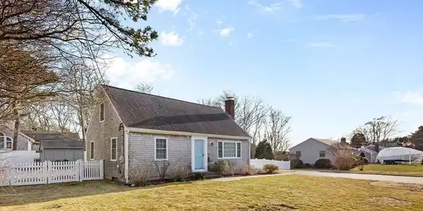 32 Emerson Rd