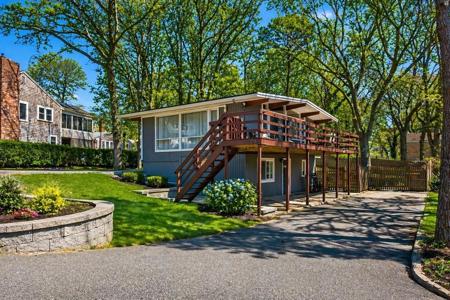 20 Longview Dr