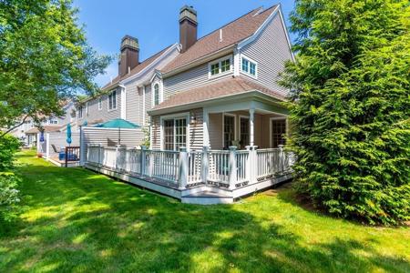 15 Hampton Ct