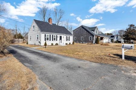 2 Squibnocket Dr