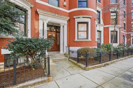 96 Gainsborough St