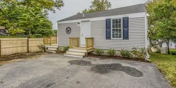 49 Crystal Lake Dr
