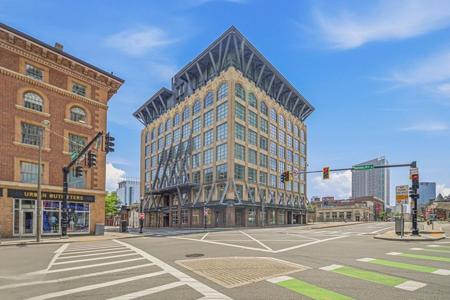 360 Newbury St