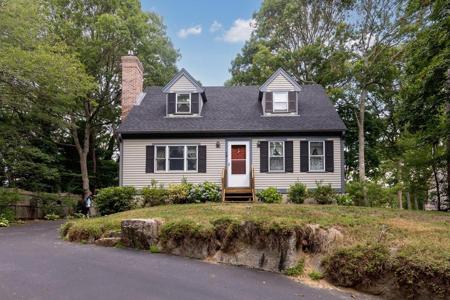 28 Cranberry Ave