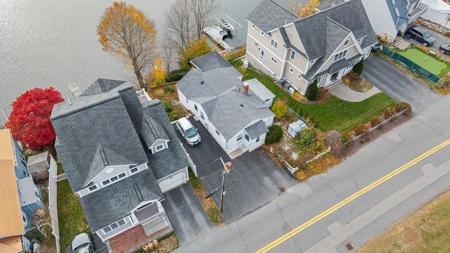 21 Edgemere Blvd