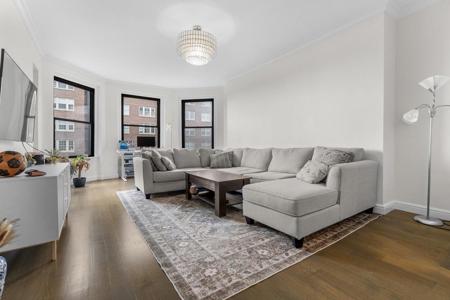 4 Charlesgate E