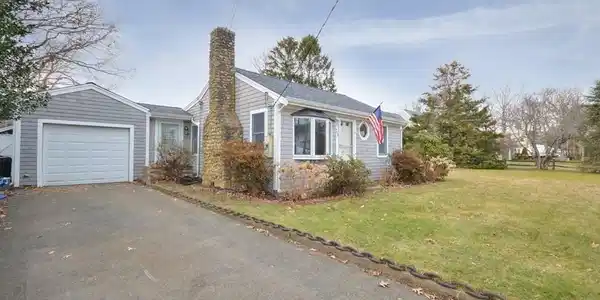 465 Acapesket Road