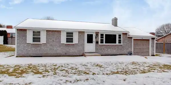 9 Cedar St