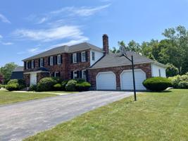 10 Lancelot Ct