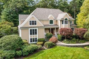 8 Pettees Pond Ln