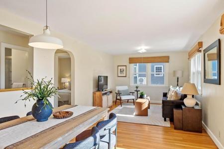16 Lakeview Dr