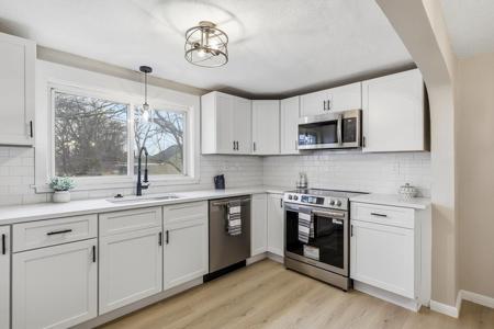 23 Sterling St