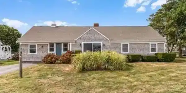 224 Menauhant Rd