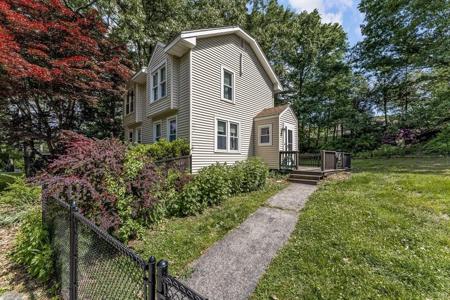 11 Scenic Ave