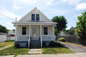 328 Abbott St
