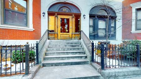 87 Gainsborough St
